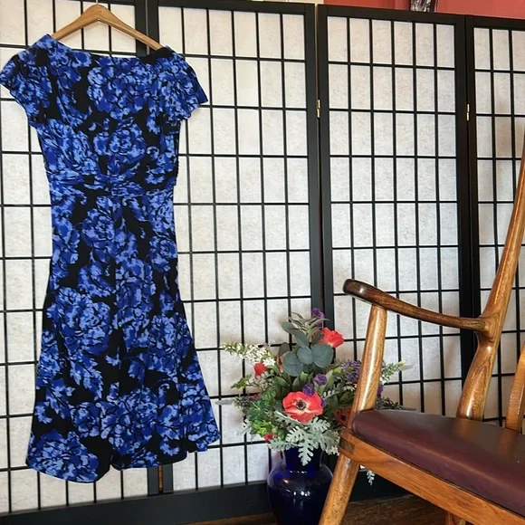 Evan Picone Blue V-Neck Flutter Sleeve Sundress - Picture 3 of 3